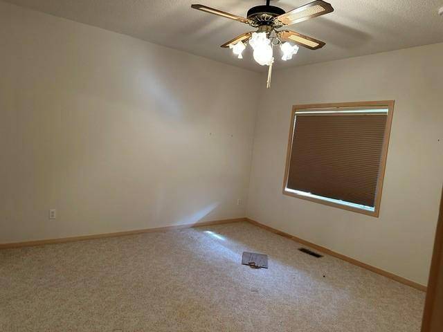 7043 Oak Pointe Curve, Bloomington, MN 55438
