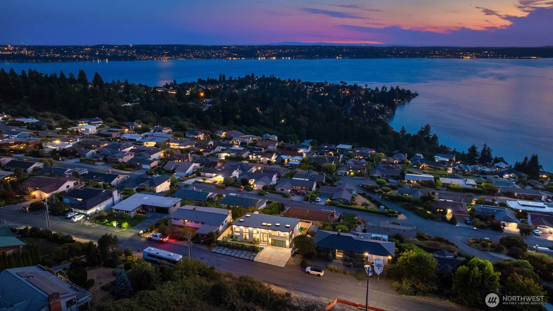 5576 Beverly AVE NE, Tacoma, WA 98422