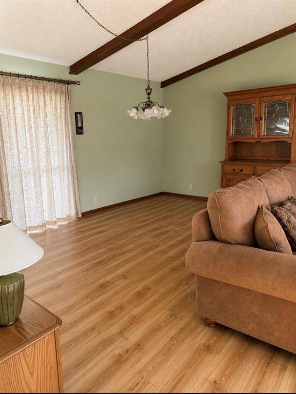 305 SW 8th ST, Minco, OK 73059