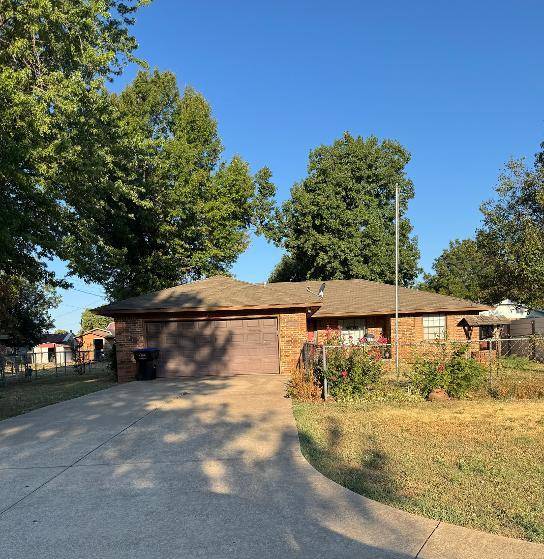 305 SW 8th ST, Minco, OK 73059