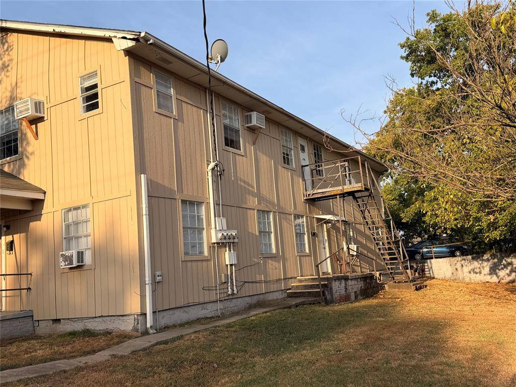 813 N University ST, Seminole, OK 74868