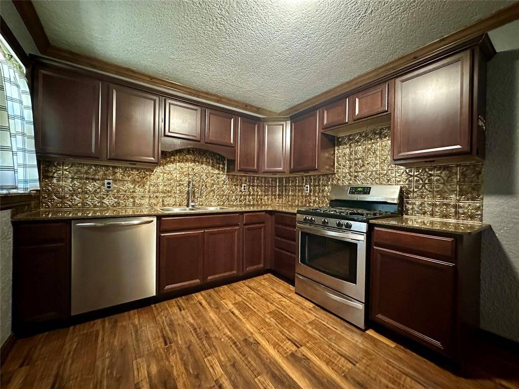 1419 Pine AVE, Clinton, OK 73601