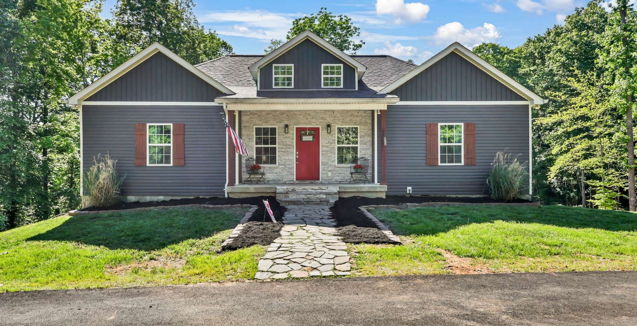 407 Summerfield Dr, Cadiz, KY 42211
