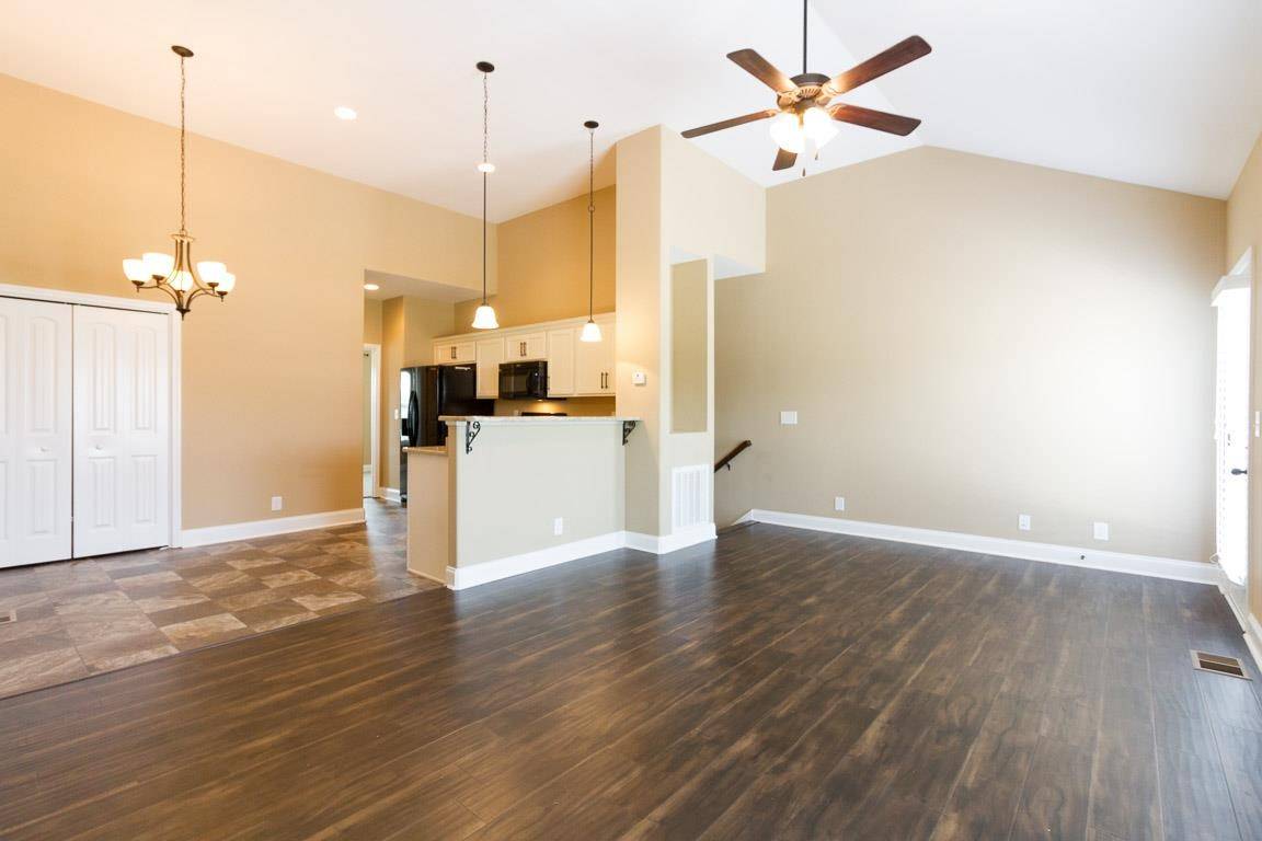 155 Matheson Dr, Clarksville, TN 37043
