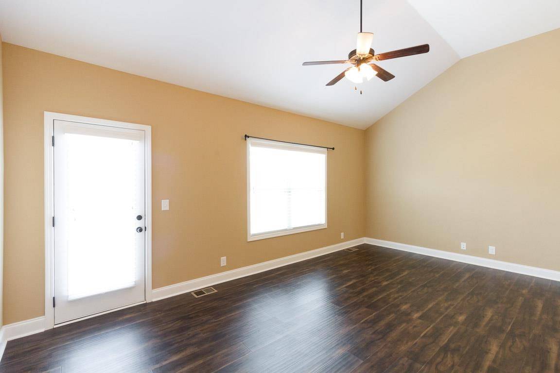 155 Matheson Dr, Clarksville, TN 37043