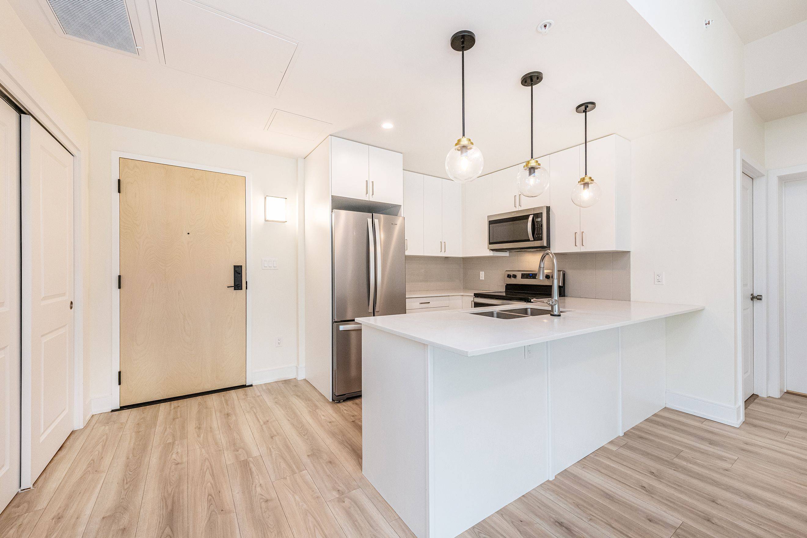 121 Mary ST #Unit 205, Clearview, ON L0M 1G0