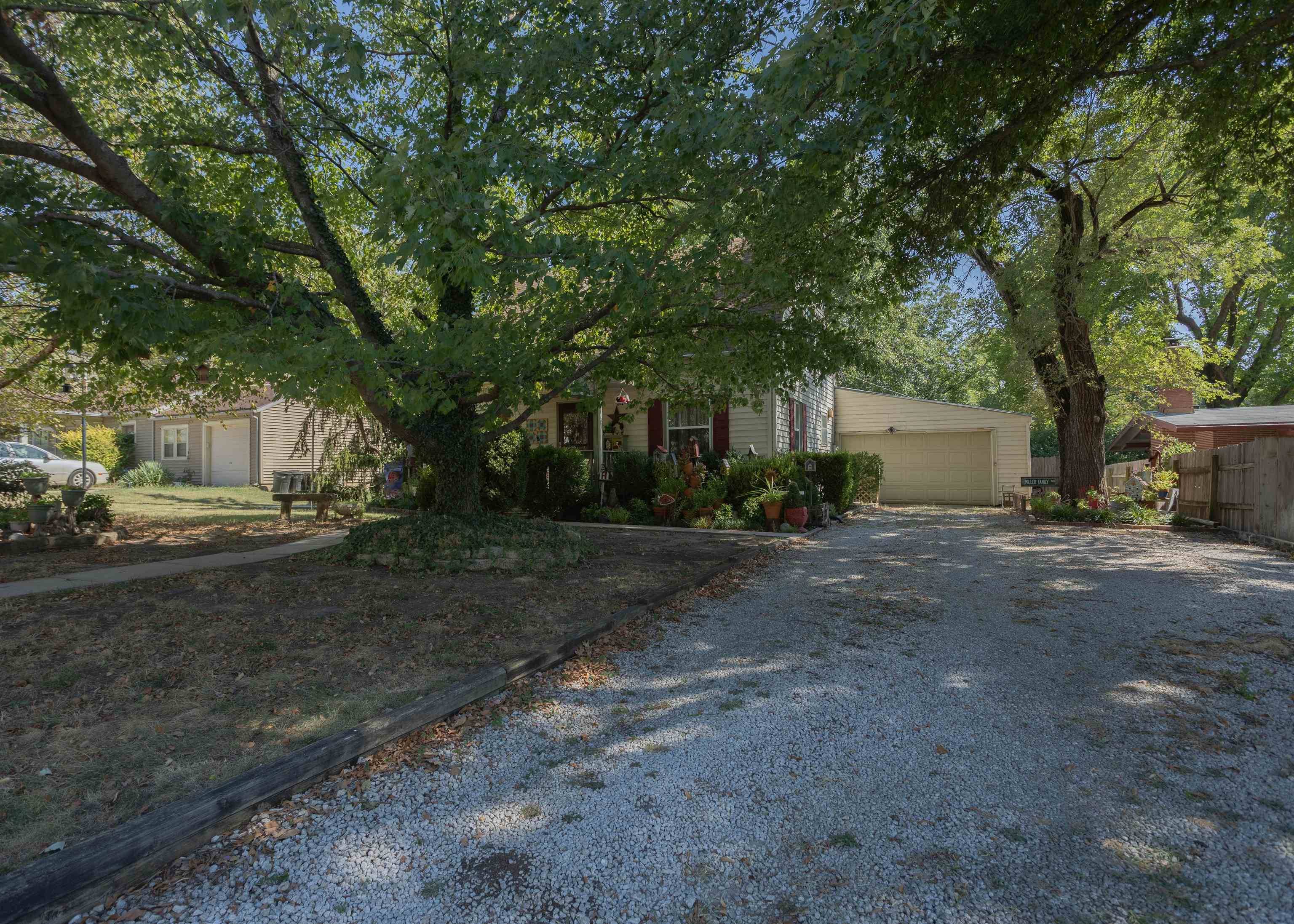 1701 E 7th, Winfield, KS 67156