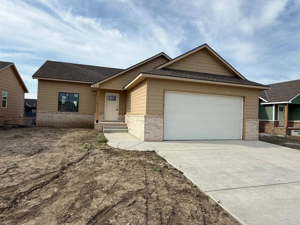 5091 N Toben Ct, Bel Aire, KS 67226