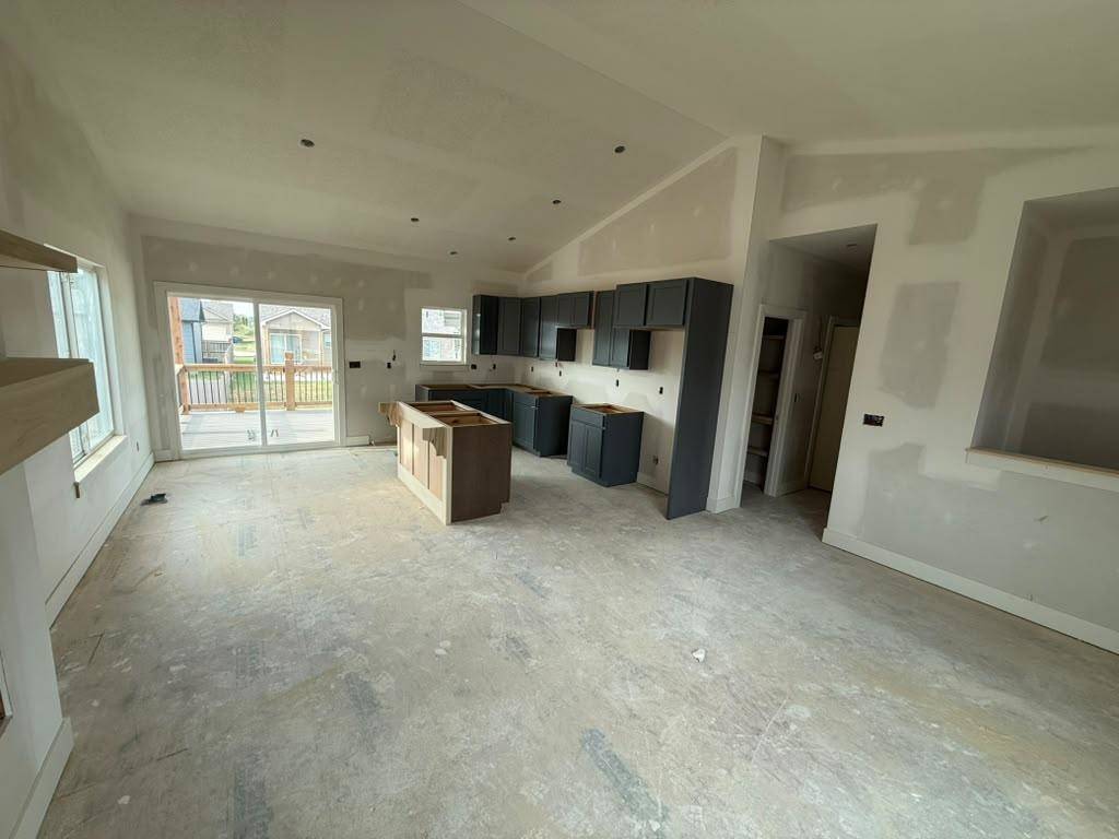 5091 N Toben Ct, Bel Aire, KS 67226