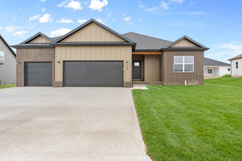 133 E Clayton LN, Republic, MO 65738
