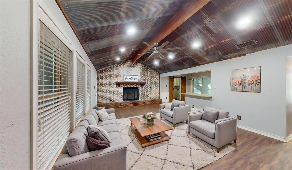 4270 Sir Lancelot Circle, Midlothian, TX 76065