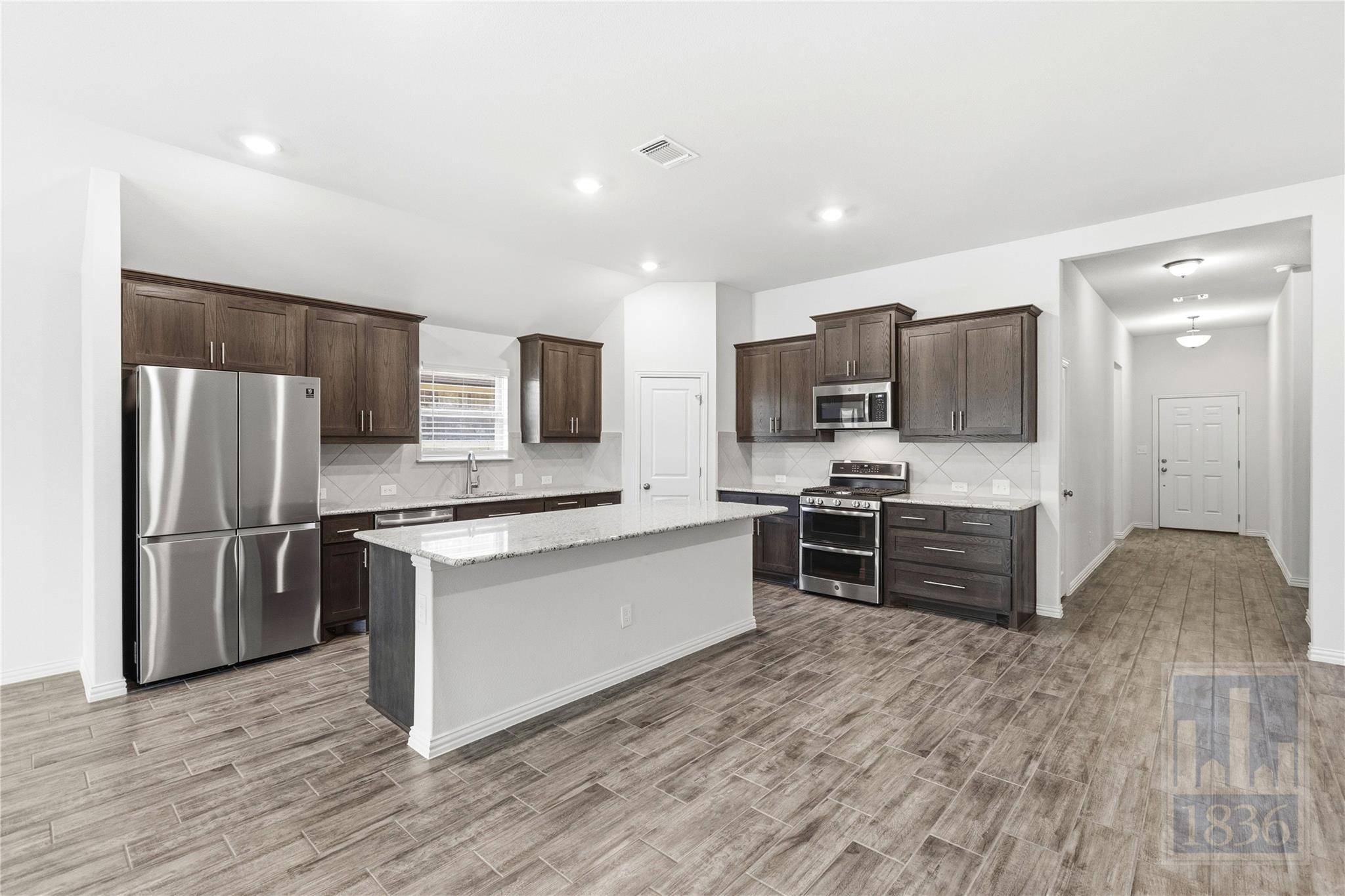 188 Danbark DR, Buda, TX 78610