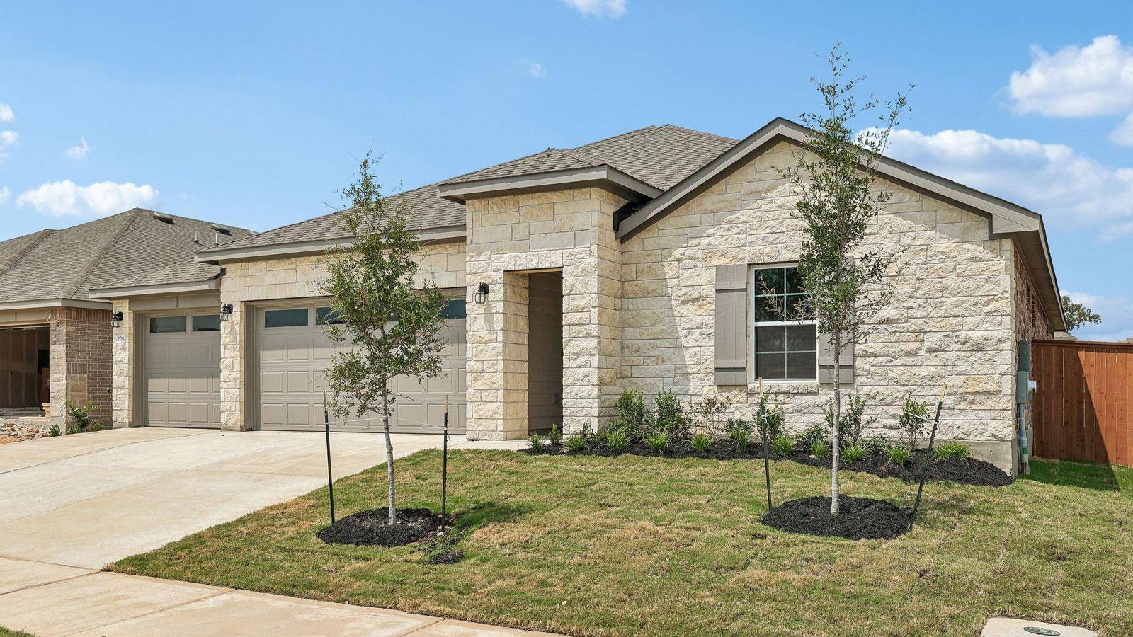 208 Rivers Edge DR, Georgetown, TX 78628
