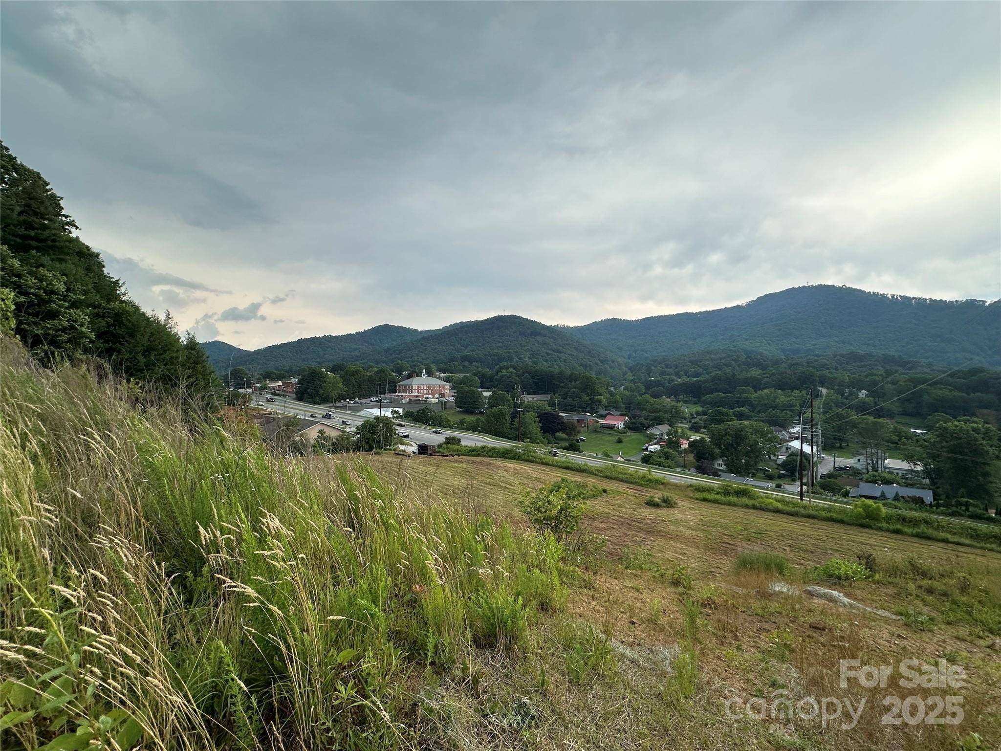 32 Hwy 19E HWY, Burnsville, NC 28714