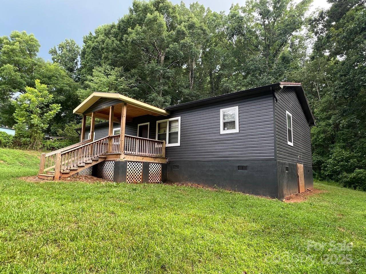 6581 Emerald Isle DR, Sherrills Ford, NC 28673
