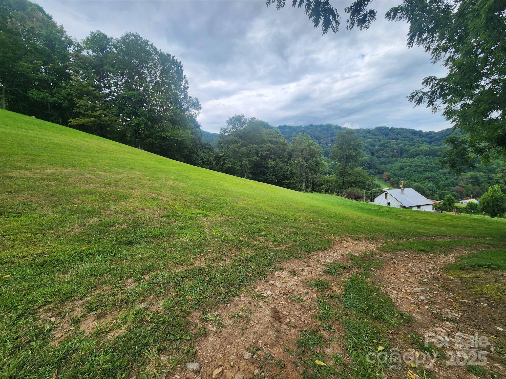 1925 S Fork RD, Marshall, NC 28753