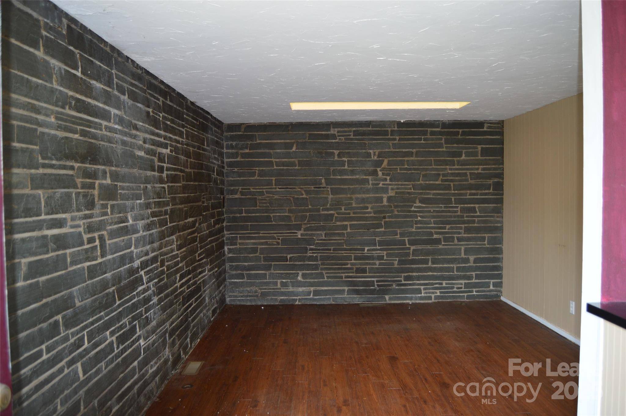 120 S Tradd ST, Statesville, NC 28677