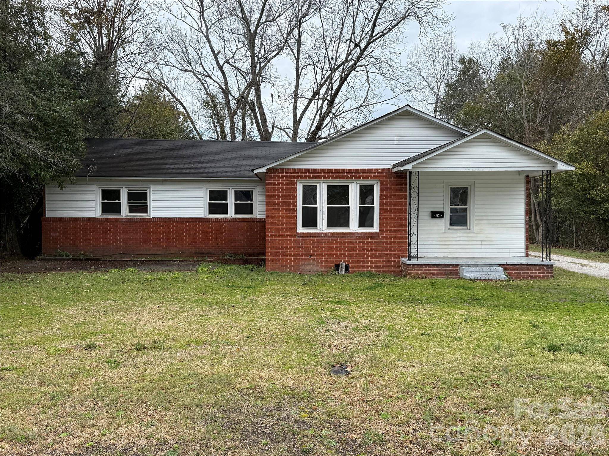 74 Victory DR, Cheraw, SC 29520