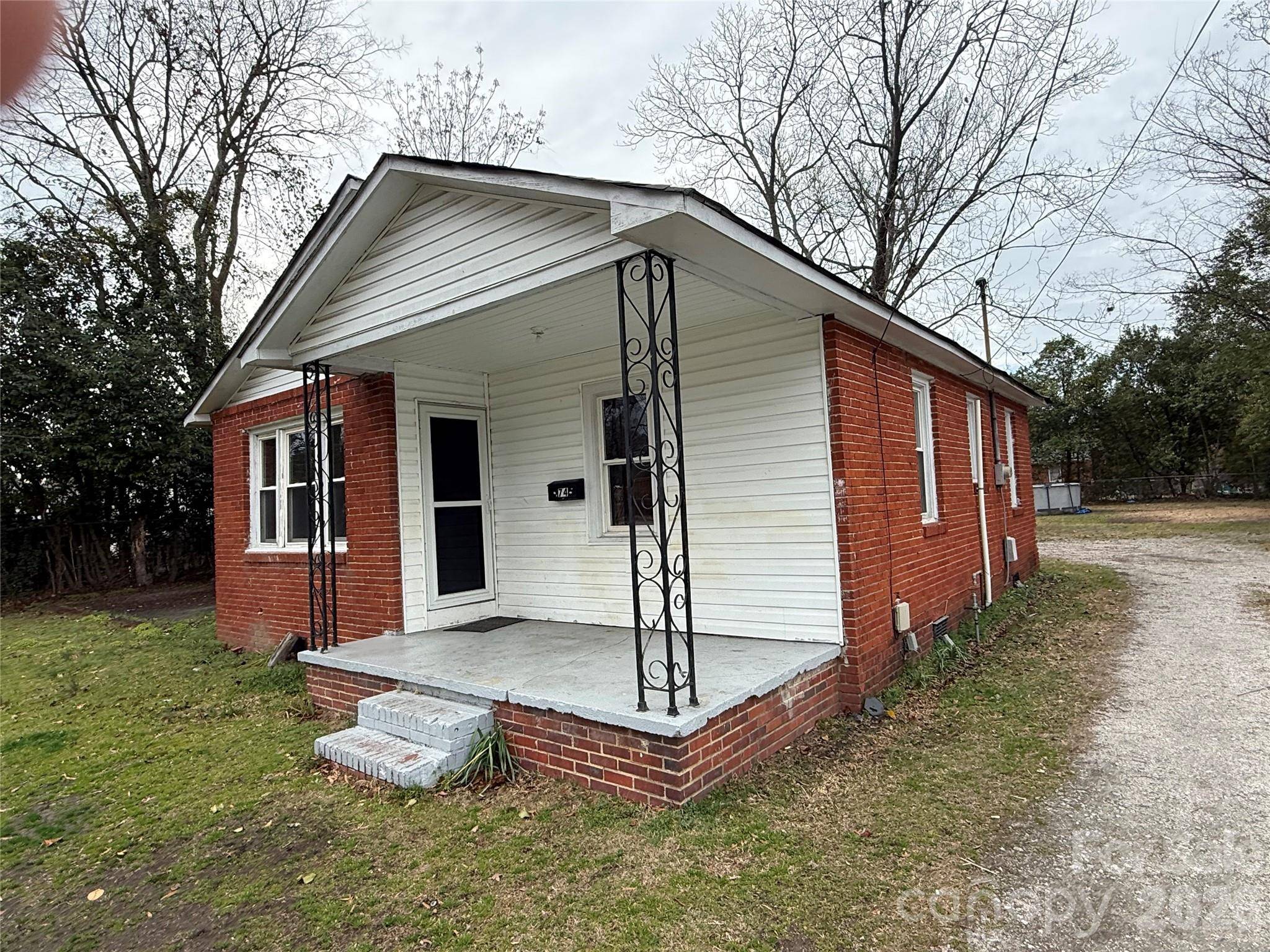 74 Victory DR, Cheraw, SC 29520