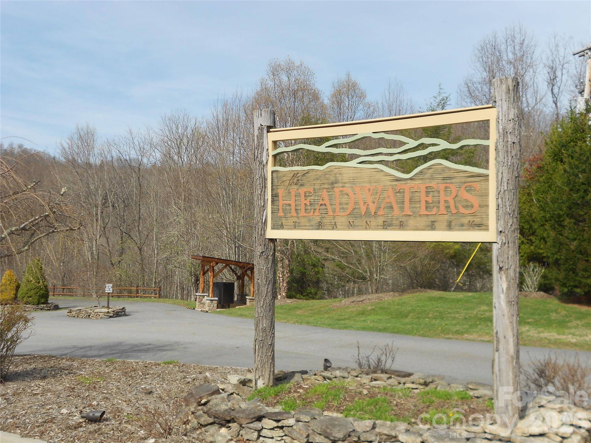 0000 Woodlake Loop RD, Elk Park, NC 28622
