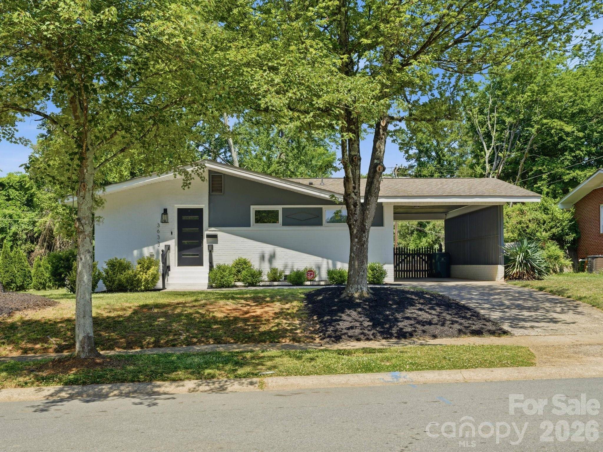 3633 Rosehaven DR, Charlotte, NC 28205