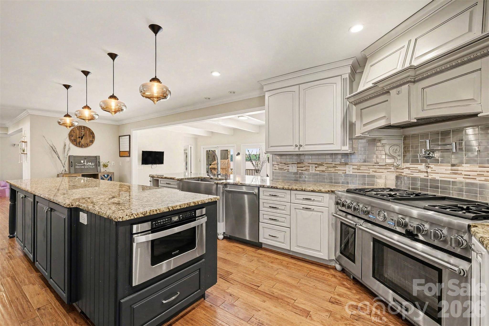 4444 3rd Street LN NW, Hickory, NC 28601
