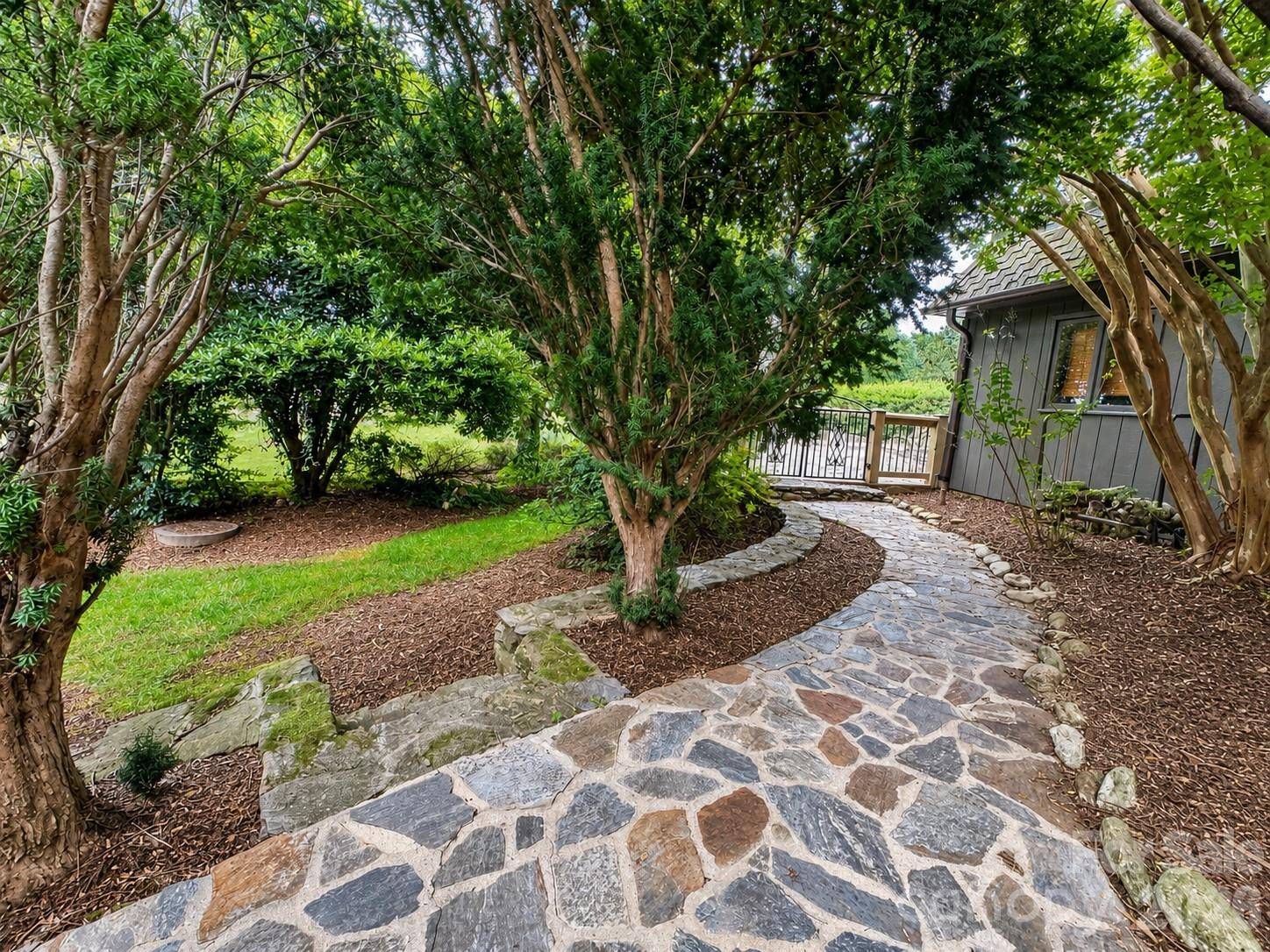 4821 Elmhurst DR NE, Hickory, NC 28601