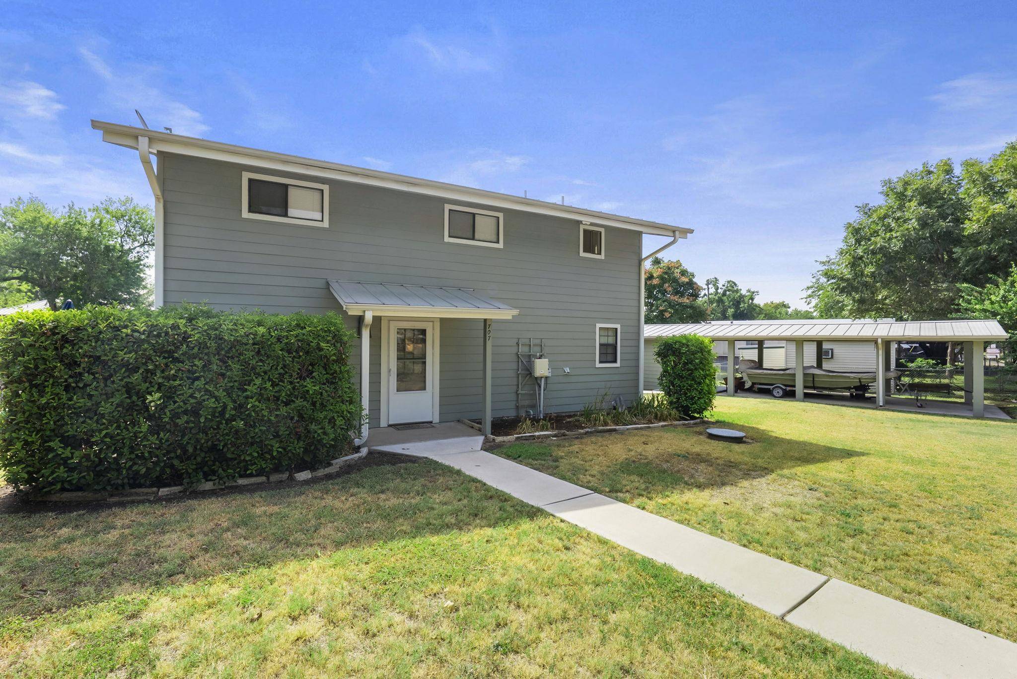 707 CR 136A, Kingsland, TX 78639