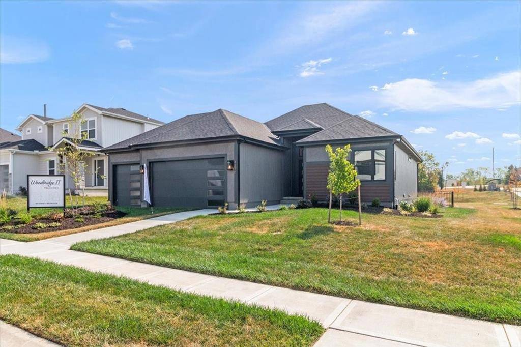 4316 SE Adams DR, Blue Springs, MO 64014
