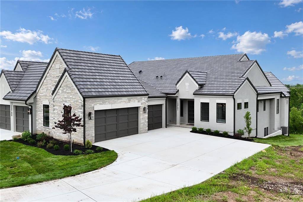 13751 Pembroke LN, Leawood, KS 66224