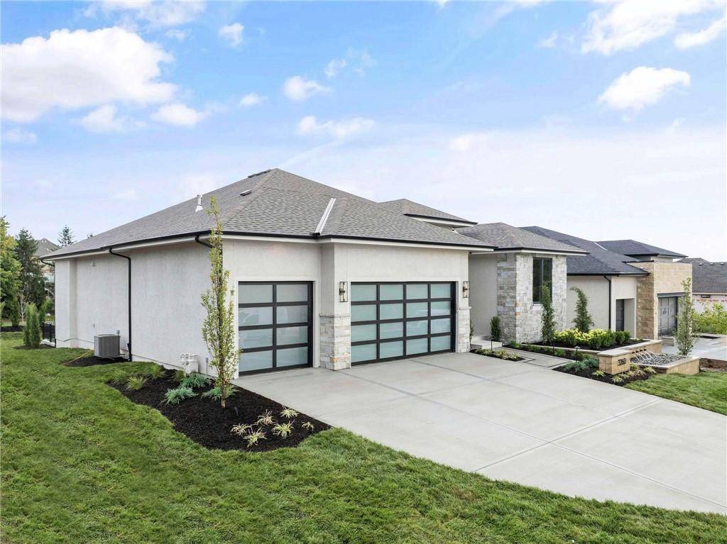 3260 W 133rd TER, Leawood, KS 66209