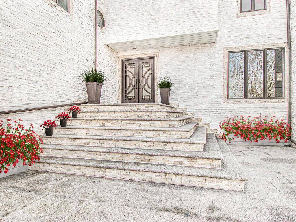 31 Byram Hill RD, Armonk, NY 10504