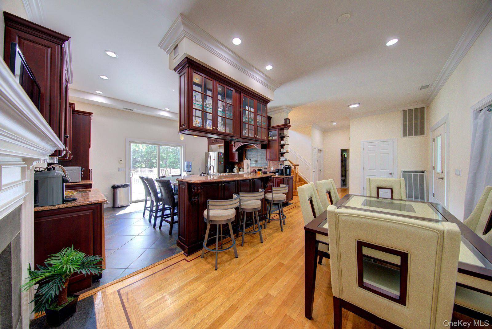 97 Chestnut ST, Mount Sinai, NY 11766