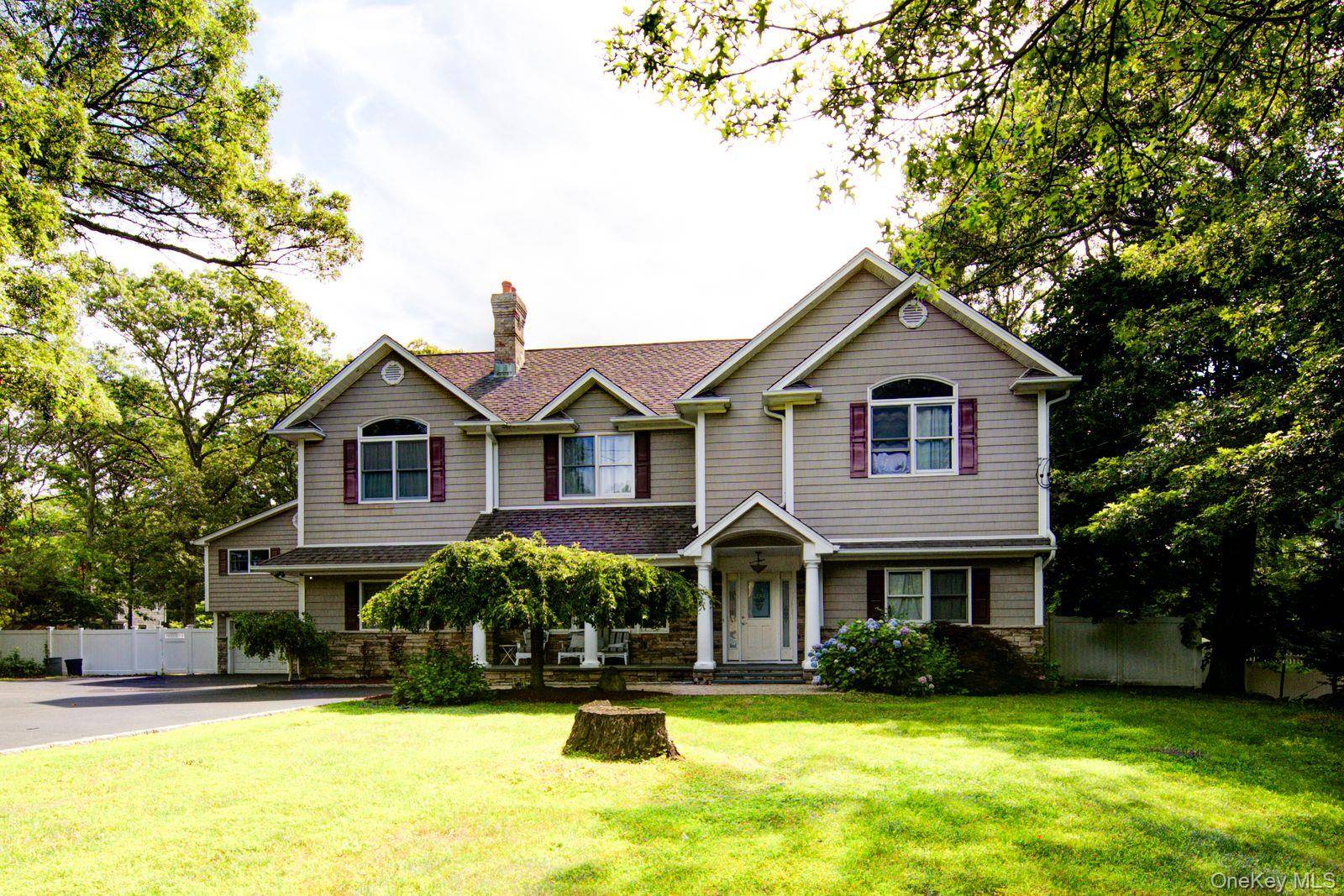 97 Chestnut ST, Mount Sinai, NY 11766