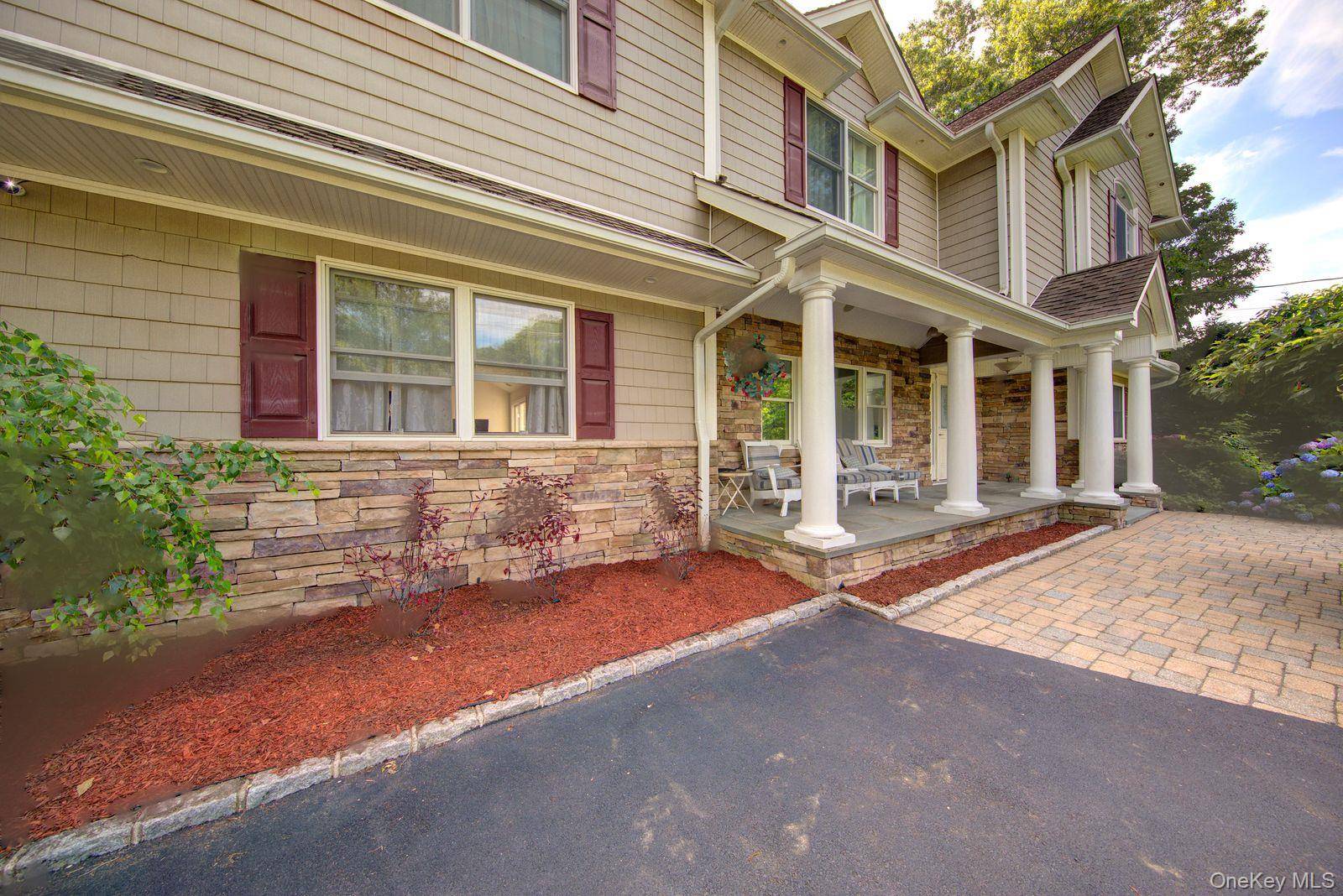 97 Chestnut ST, Mount Sinai, NY 11766