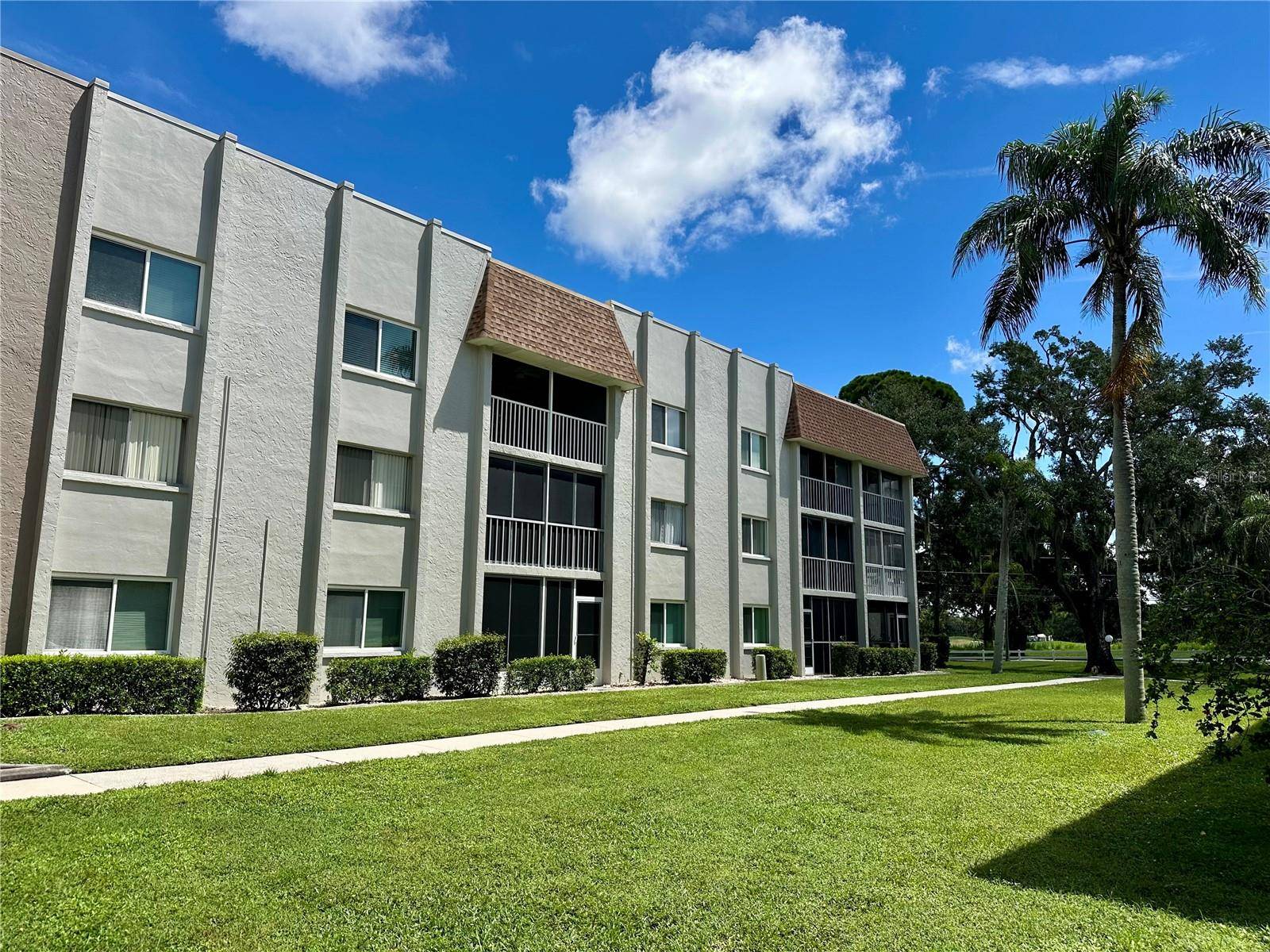 1330 GLEN OAKS DR E #370D, Sarasota, FL 34232