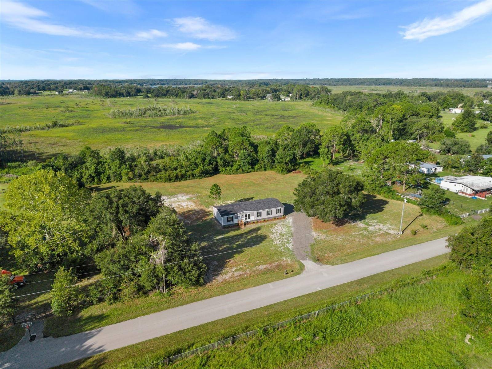 12610 SE 115 ST, Ocklawaha, FL 32179
