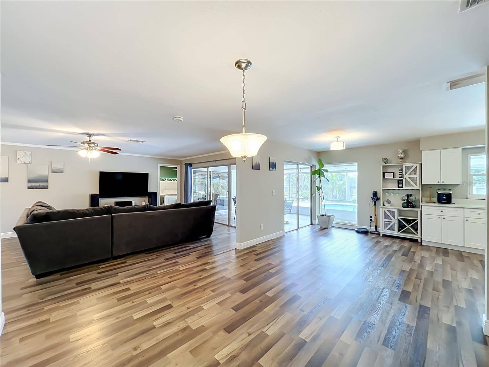 1523 CANTERBURY CIR, Casselberry, FL 32707