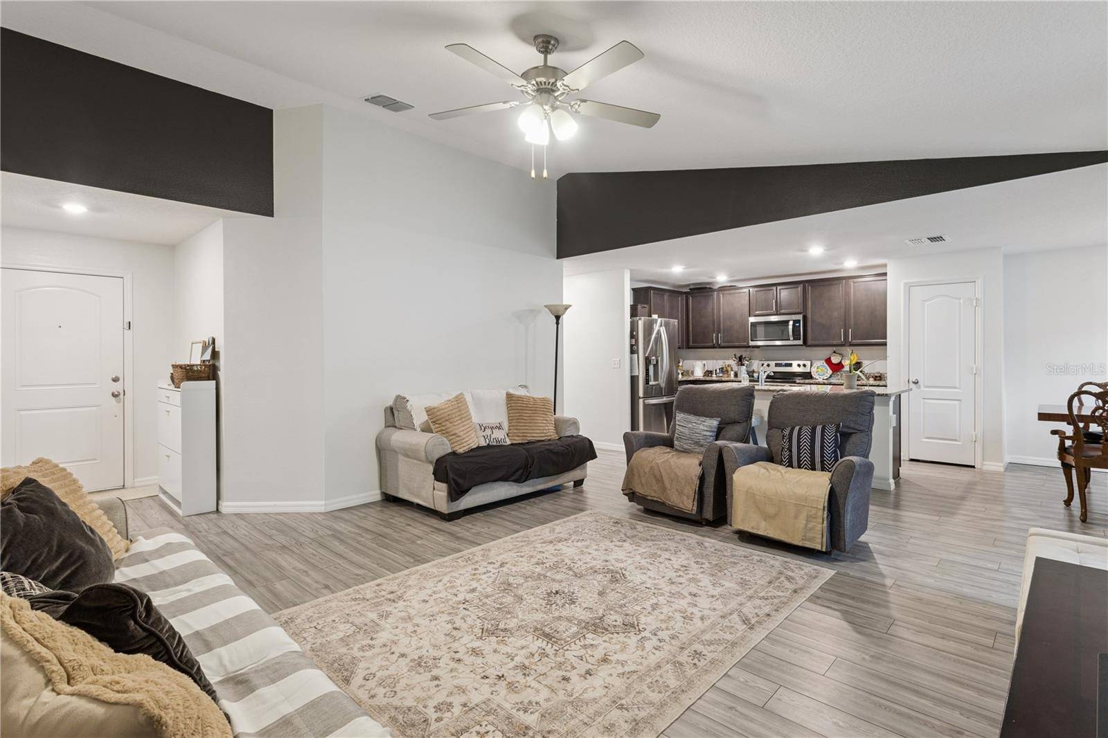 1063 LAKE ARBOR CT, Tavares, FL 32778