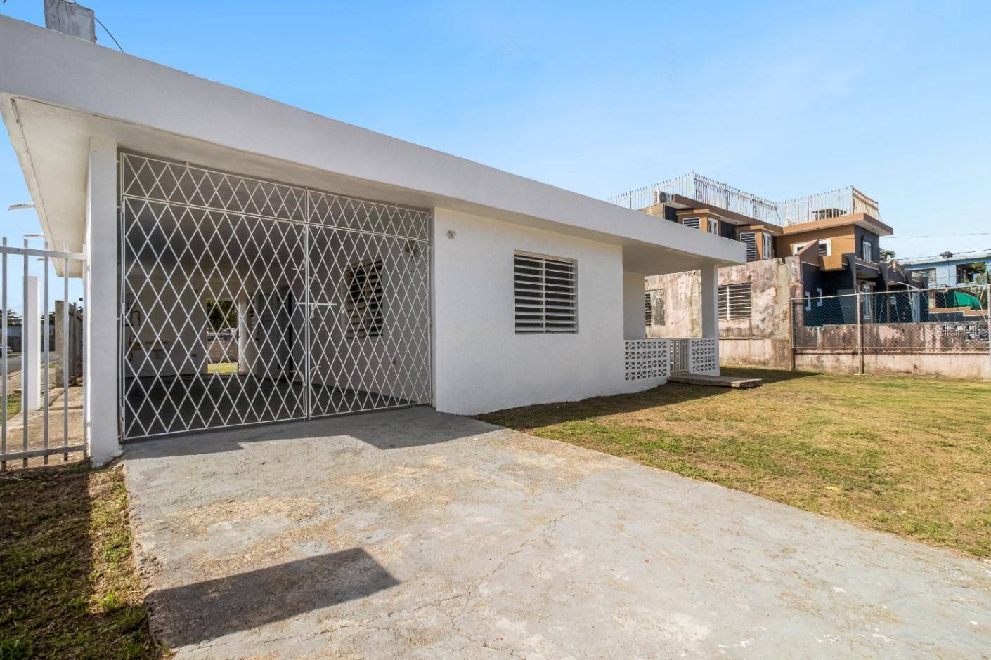 3 URB. TOAVILLE #10, Toa Baja, PR 00949