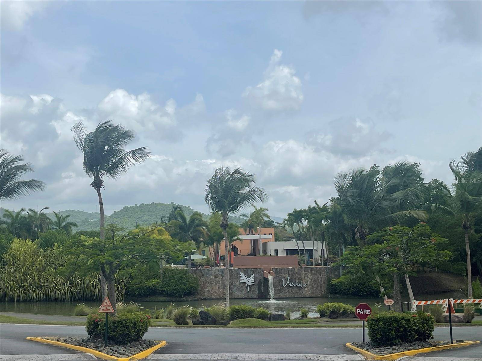 106 Camino Los Flamboyane URB. VEREDAS, Gurabo, PR 00778