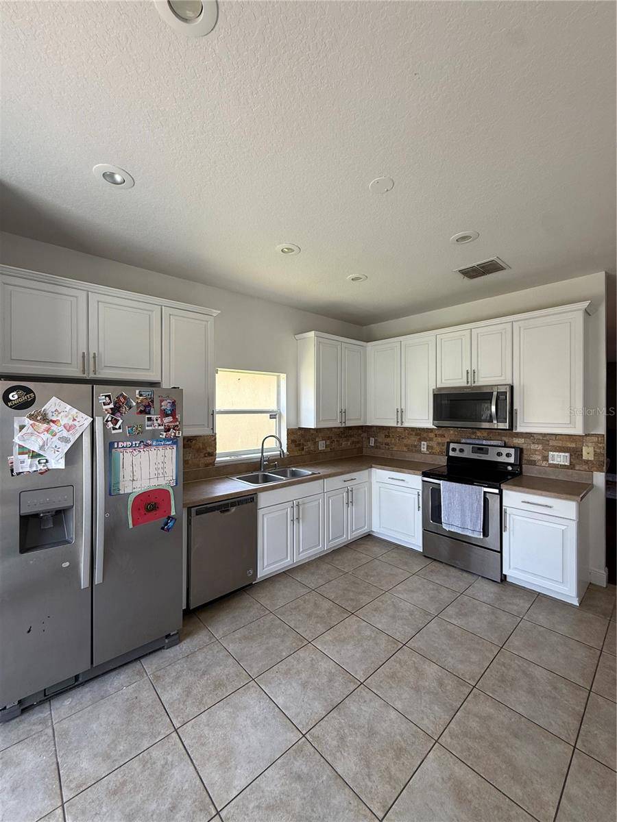 2268 VICTORIA FALLS DR, Orlando, FL 32824