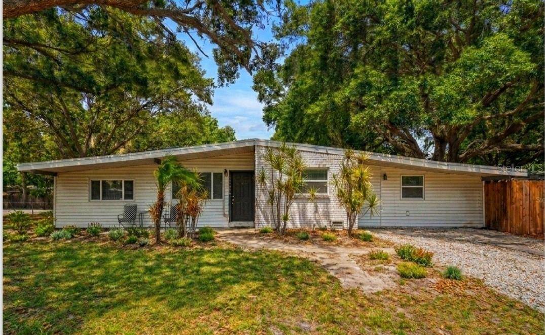 4437 W BAY AVE, Tampa, FL 33616