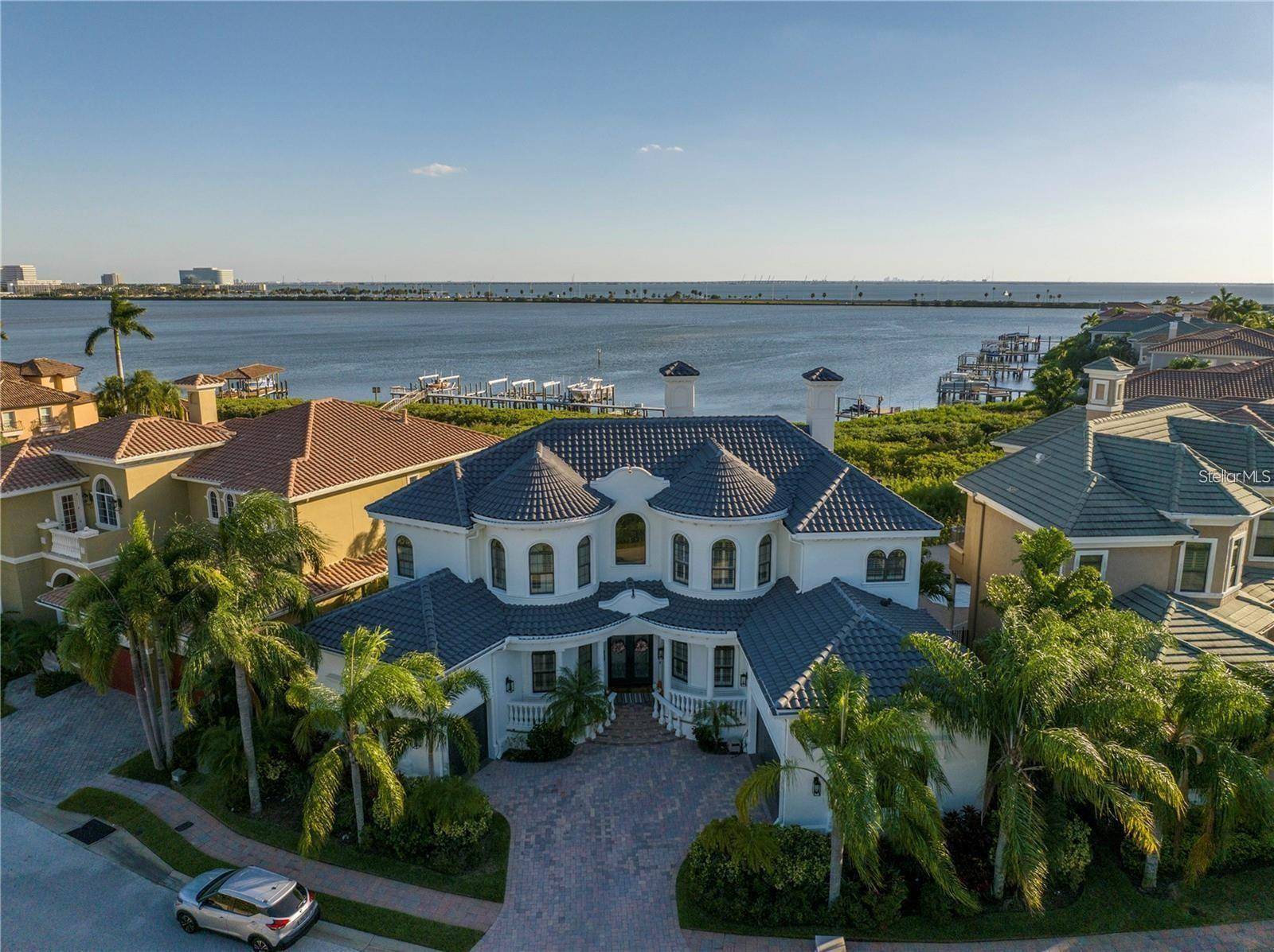 4133 CAUSEWAY VISTA DR, Tampa, FL 33615