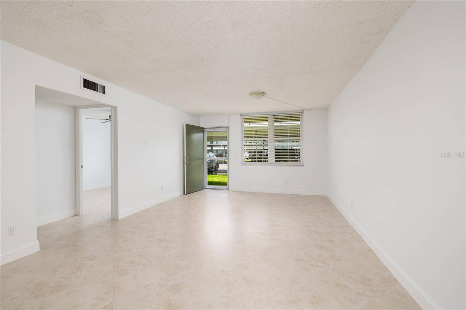 4890 BAY ST NE #128, St Petersburg, FL 33703