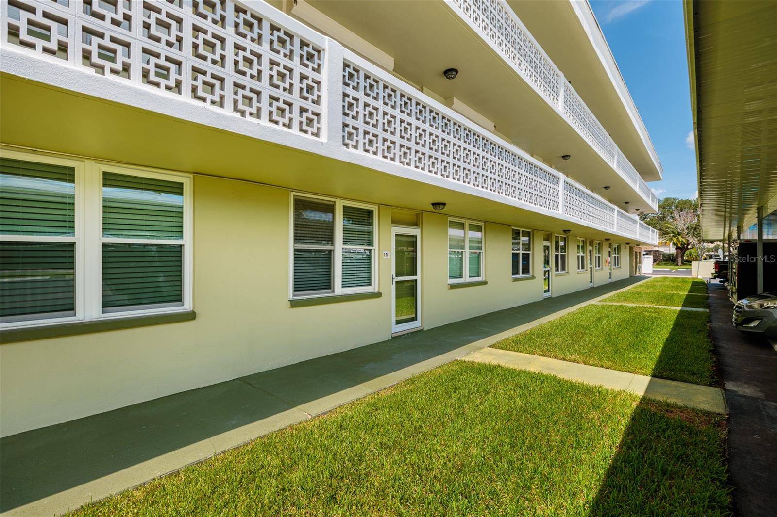 4890 BAY ST NE #128, St Petersburg, FL 33703