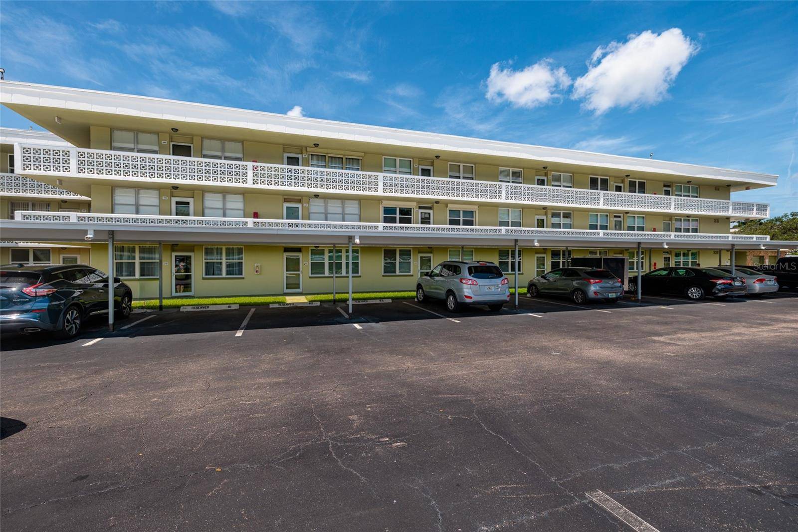 4890 BAY ST NE #128, St Petersburg, FL 33703