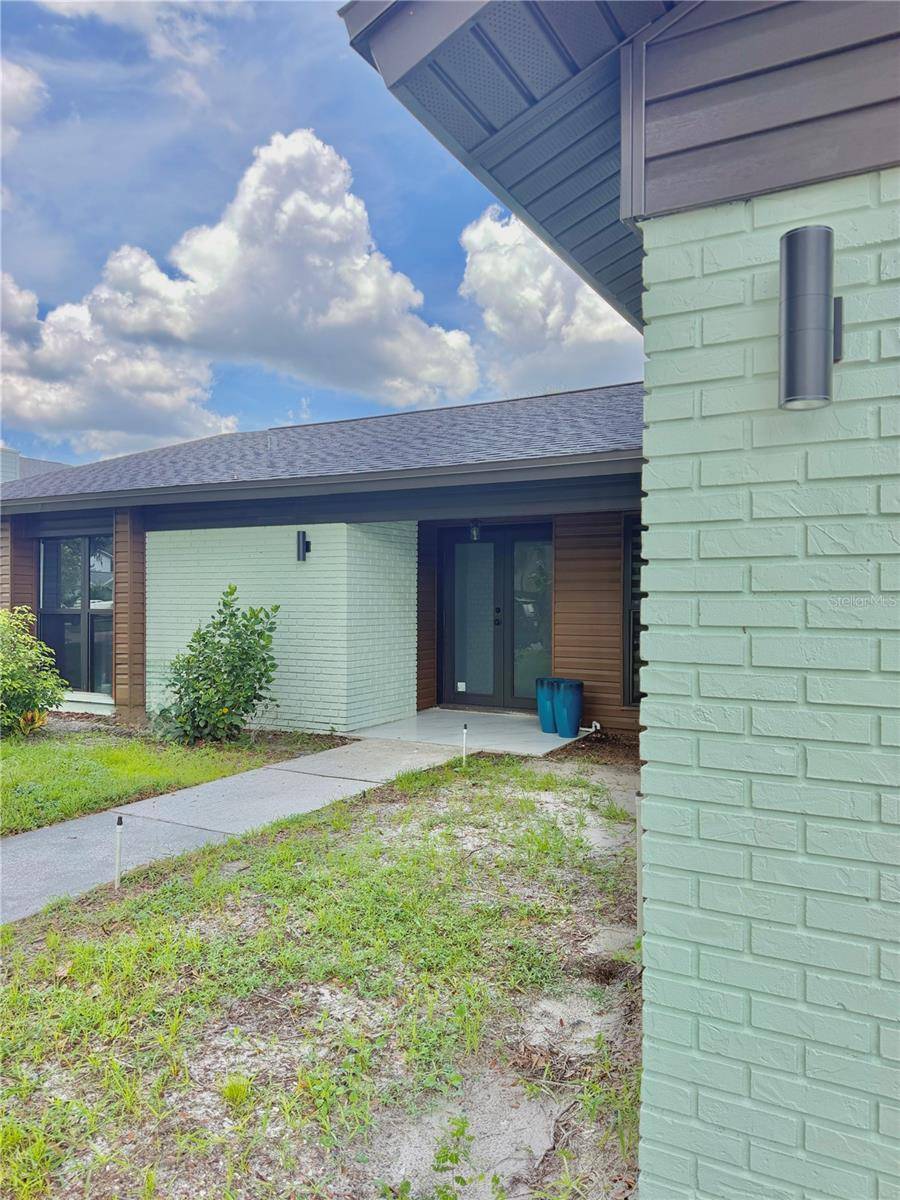 16503 FOOTHILL DR, Tampa, FL 33624