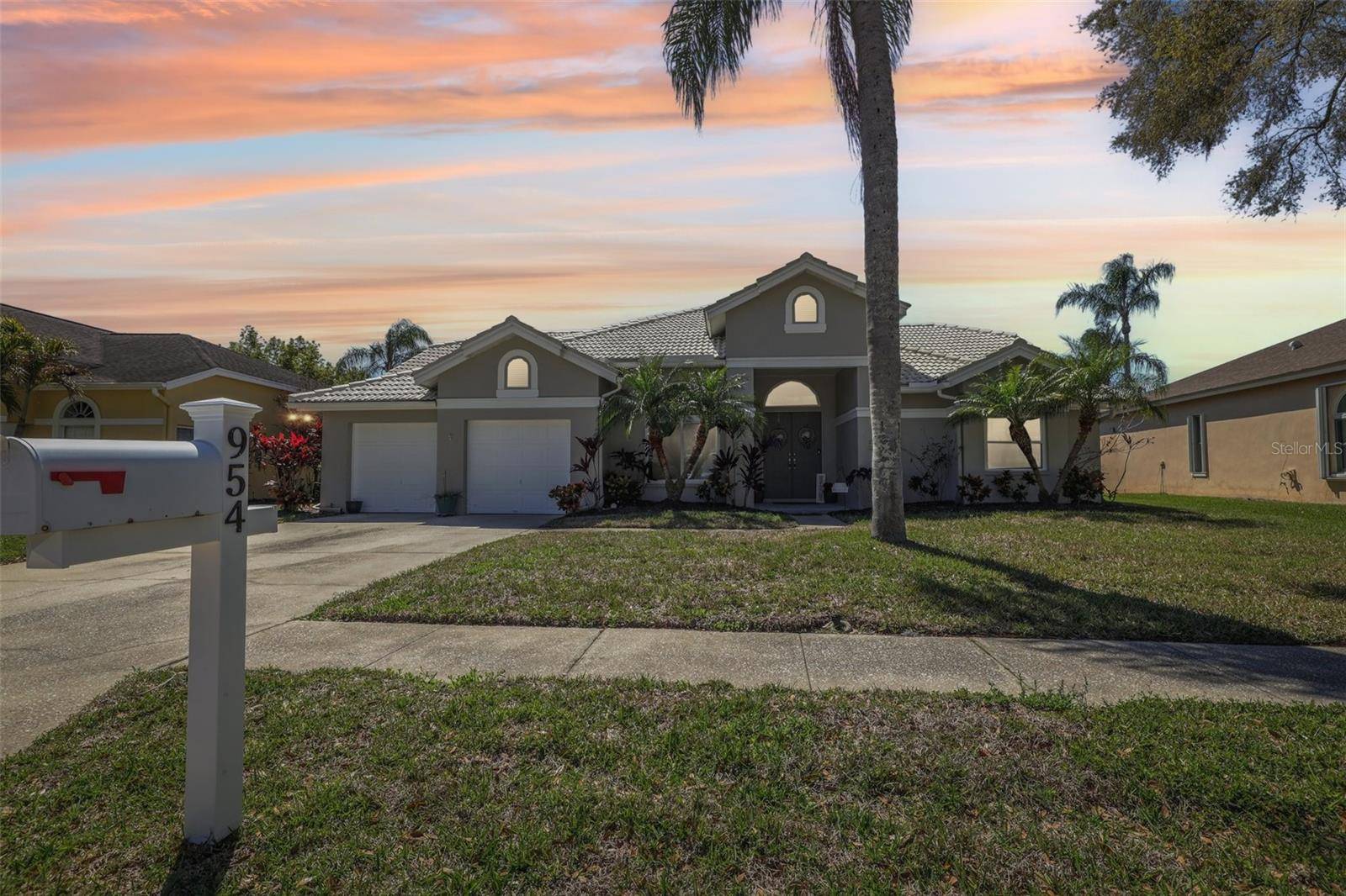 954 COBBLESTONE LN, Tarpon Springs, FL 34688