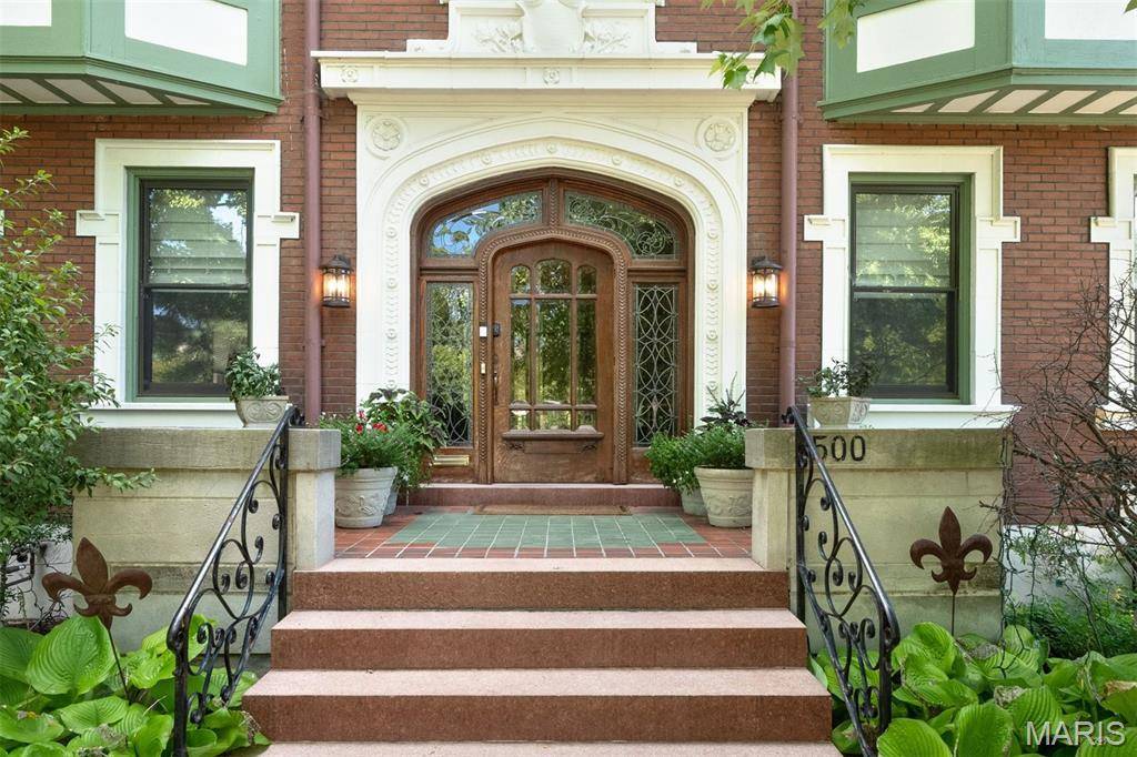 3500 Russell BLVD, St Louis, MO 63104